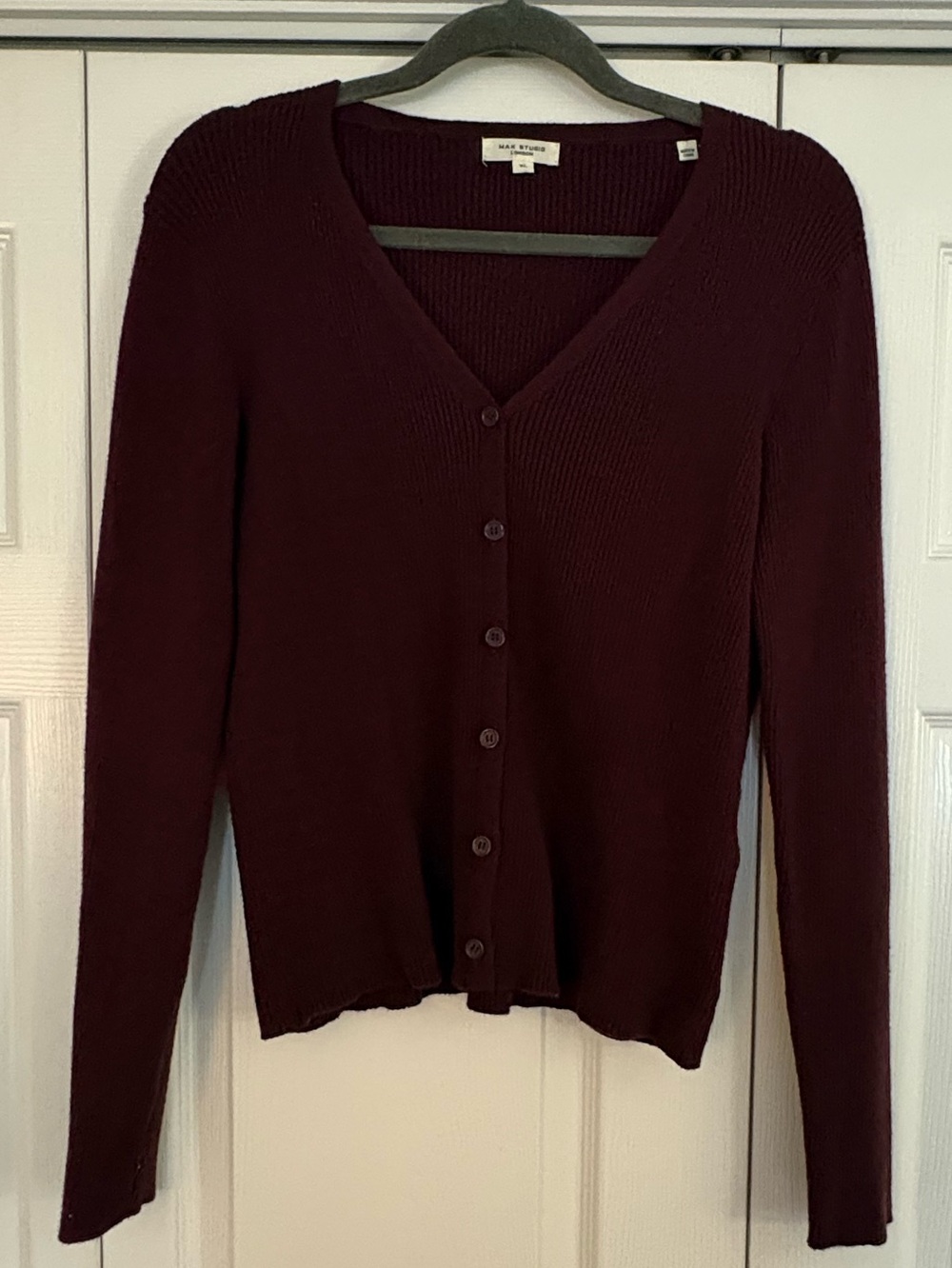 Max Studio Women's Deep Burgundy V-Neck Button Cardigan. XL.